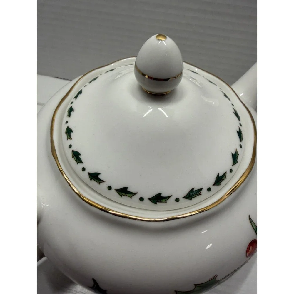 Waldman House Press Cup of Christmas Tea Holly Teapot w/ Lid Ceramic 4 Cup